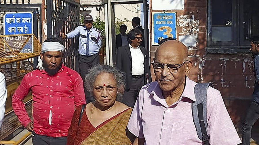 <div class="paragraphs"><p>File Photo: Parents of journalist Soumya Vishwanathan, who was shot dead in 2008, outside Saket Court after the court convicted five people for her murder, in New Delhi, Wednesday, Oct. 18, 2023. </p></div>
