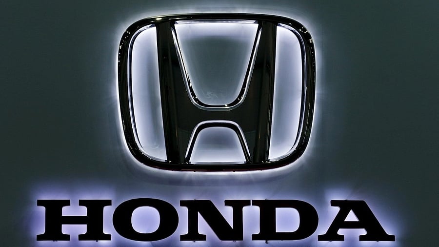 <div class="paragraphs"><p>Honda logo.</p></div>