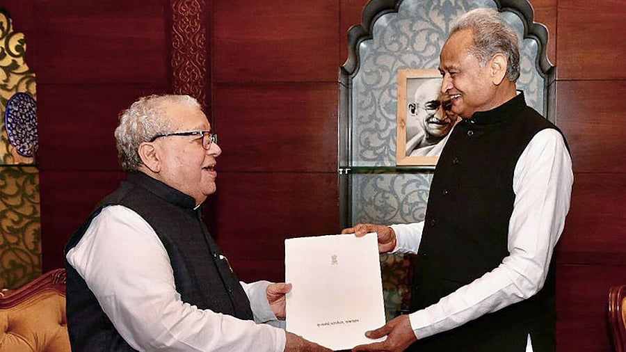 <div class="paragraphs"><p>Rajastan Governor Kalraj Mishra receives Congress leader Ashok Gehlot's resignation as the state chief minister, at Raj Bhavan.</p></div>