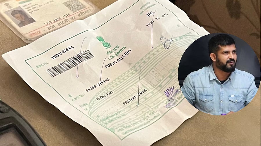 <div class="paragraphs"><p>Image showing Lok Sabha pass issued by MP Pratap Simha and an image of the BJP MP is seen in the corner.</p></div>