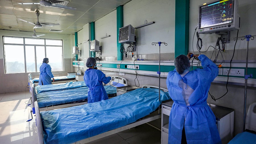 <div class="paragraphs"><p>Special ward being prepared at a Govt hospital as preparedness amid concern over new Covid-19 variant.&nbsp;</p></div>