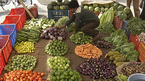 <div class="paragraphs"><p>India's annual retail inflation slowed to 3.16% in April from 3.34% in March</p></div>