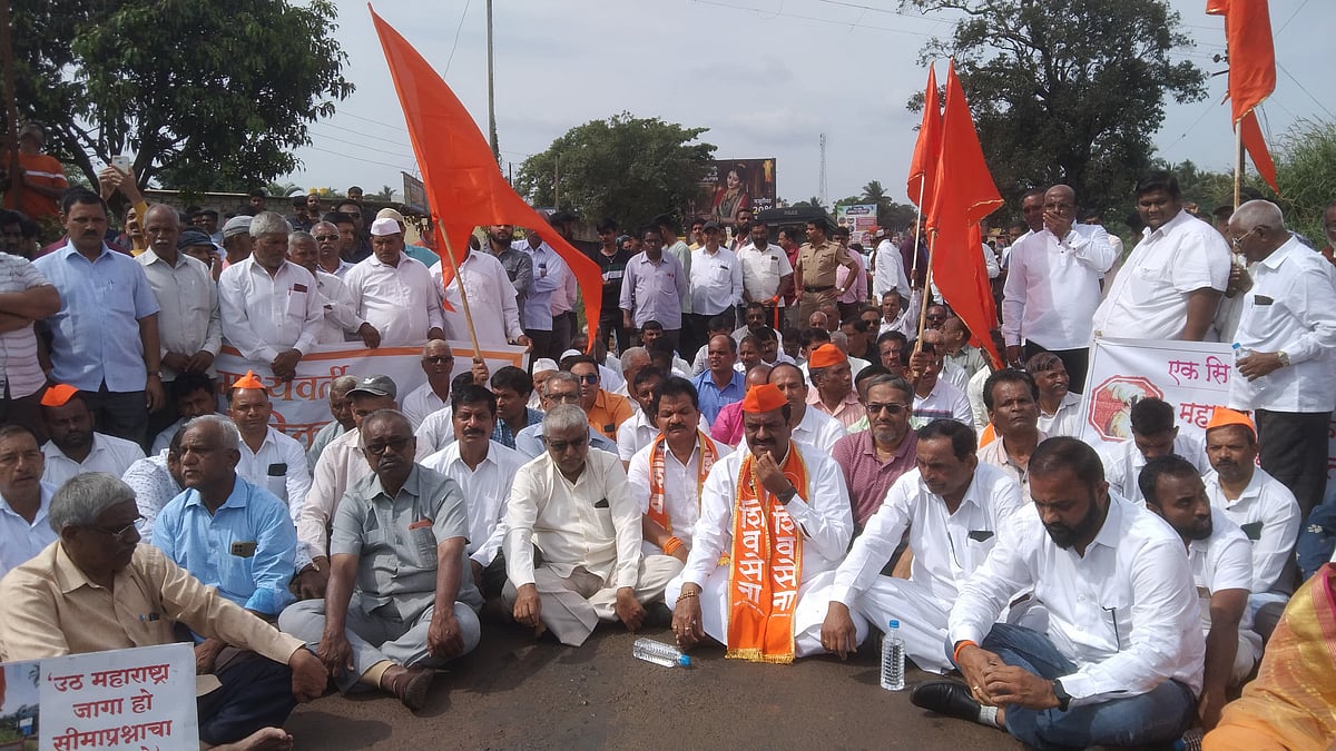 Cases filed against Shiv Sena (UBT), MES leaders for 'rasta roko ...