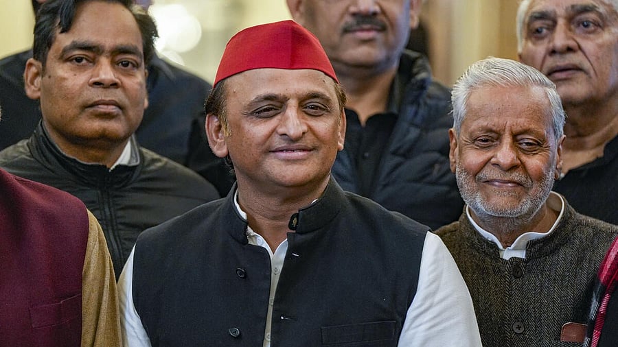 <div class="paragraphs"><p>Samajwadi Party President Akhilesh Yadav with party MLAs.</p></div>