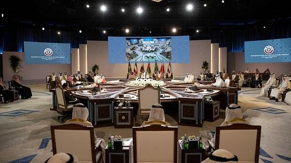 <div class="paragraphs"><p>A GCC session in place.</p></div>