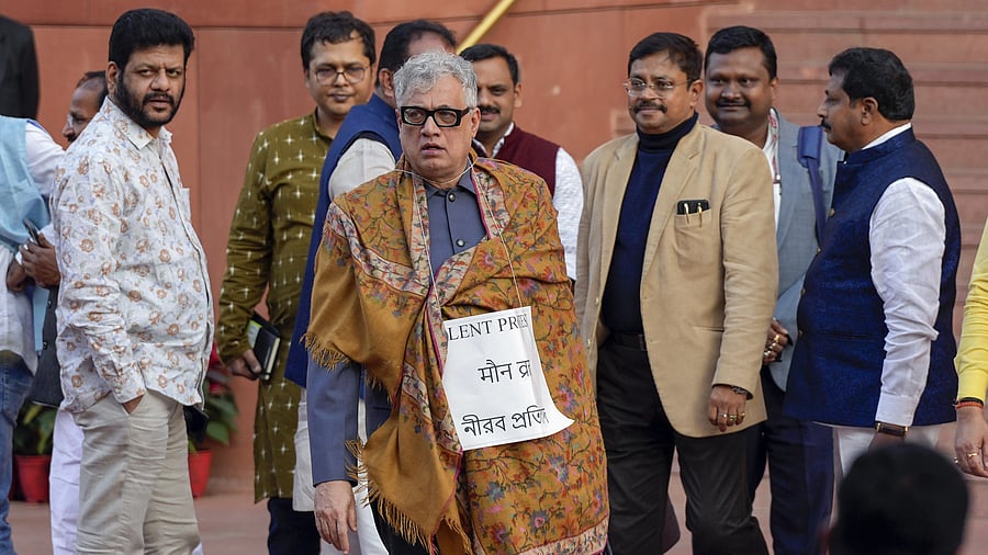 <div class="paragraphs"><p>Suspended TMC MP Derek OBrien and others outside the Parliament House during the Winter session, in New Delhi, Thursday, Dec. 14, 2023.</p></div>