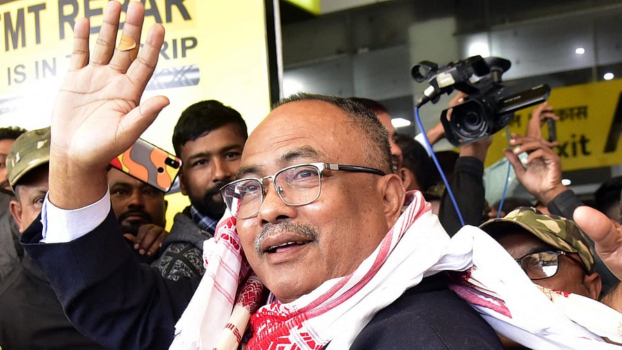<div class="paragraphs"><p>United Liberation Front of Asom (ULFA) chairman Arabinda Rajkhowa arrives at Lokpriya Gopinath Bordoloi International Airport after the signing of a peace accord between ULFA and the central and Assam governments in Delhi, in Guwahati, Sunday, Dec. 31, 2023. </p></div>