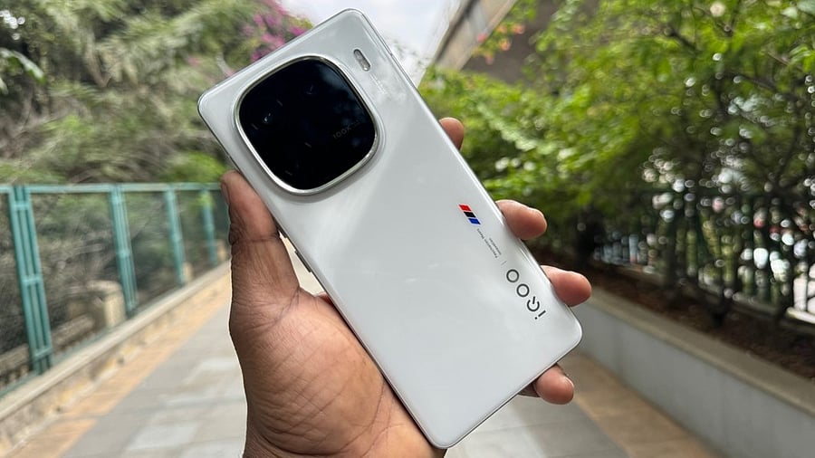 <div class="paragraphs"><p>The new iQOO 12 5G series launched in India.</p></div>