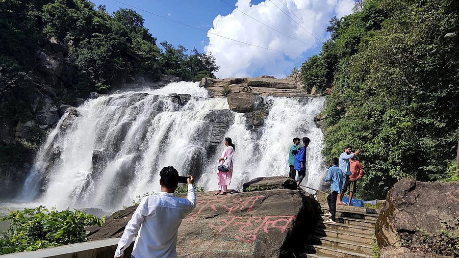<div class="paragraphs"><p> Ranchi: Jonha Fall, in Ranchi. Jharkhand waterfalls abuzz with visitors ahead festive season. </p></div>