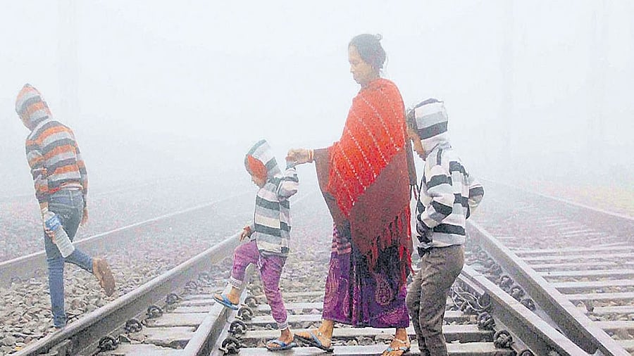 <div class="paragraphs"><p>Representative image of people in chilly winters. </p></div>