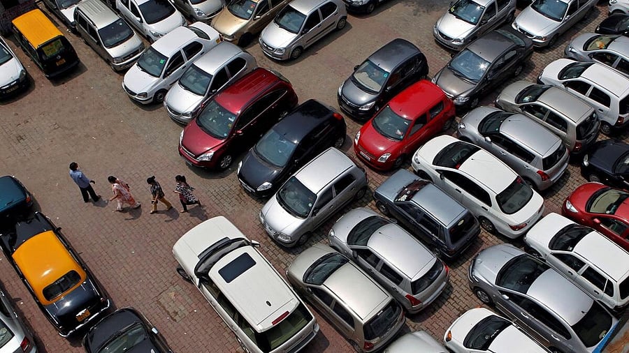 <div class="paragraphs"><p>Representative image of private vehicles.</p></div>