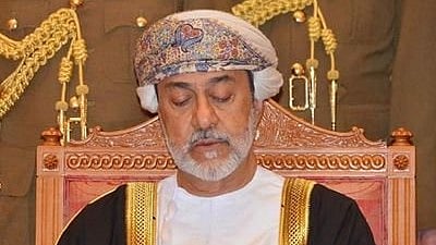 <div class="paragraphs"><p>Sultan Haitham bin Tarik</p></div>