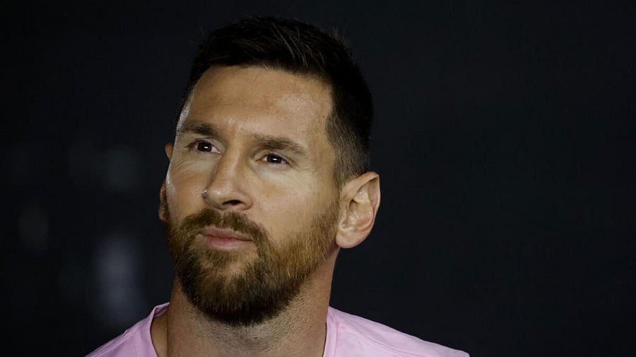 <div class="paragraphs"><p>Lionel Messi.</p></div>