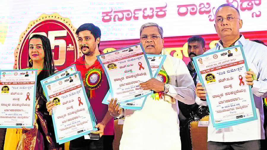 <div class="paragraphs"><p>Chief Minister Siddaramaiah releases posters at the World AIDS Day programme in Bengaluru on Friday. Film actors Prem, Sanjjanaa Galrani and Health Minister Dinesh Gundu Rao are seen. </p></div>