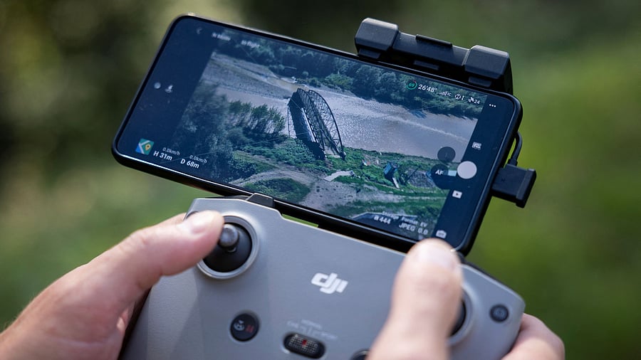 <div class="paragraphs"><p>Representative image of a drone.</p></div>