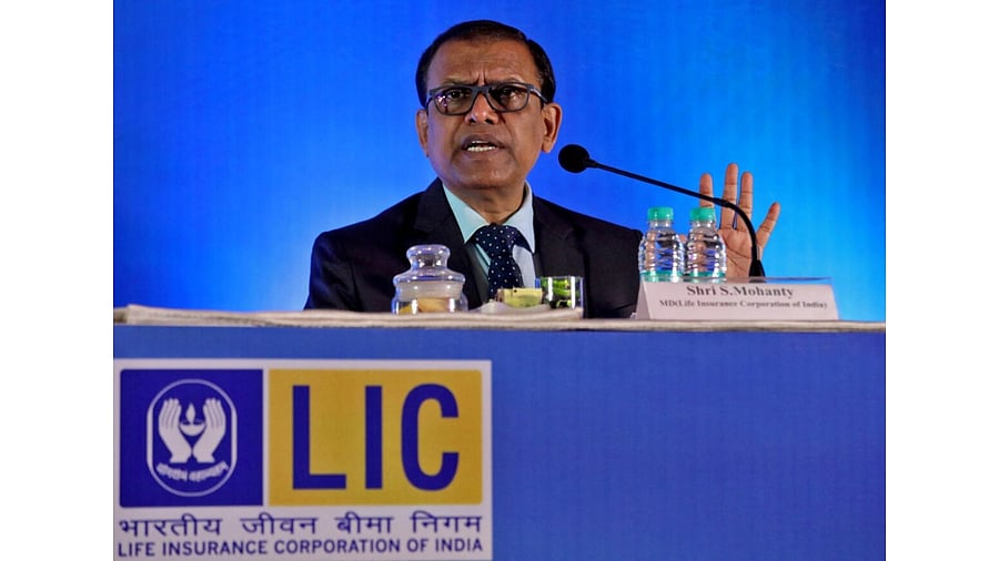 <div class="paragraphs"><p>LIC Chairman Siddhartha Mohanty</p></div>