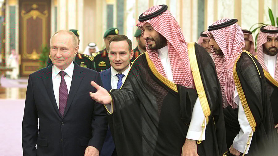 <div class="paragraphs"><p>Russian President Vladimir Putin and Saudi Crown Prince Mohammed bin Salman walk during a meeting in Riyadh, Saudi Arabia December 6, 2023.   </p></div>