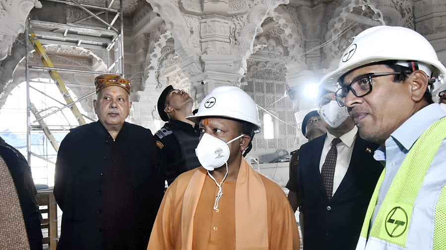 <div class="paragraphs"><p>Chief Minister Yogi Adityanath inspects the construction work of Sri Ram templ, in Ayodhya district, Thursday, Dec 21, 2023</p></div>
