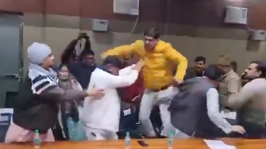 <div class="paragraphs"><p>A screengrab of the brawl that took place during the civic body meeting in UP's Shamli.&nbsp;</p></div>