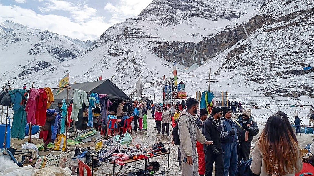Hotel occupancy surge in Shimla, Manali; record 28,210 vehicle cross ...