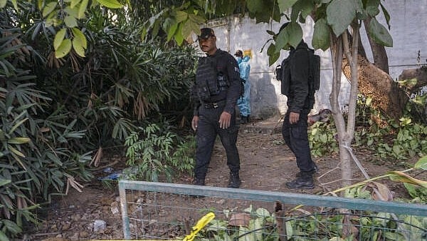 <div class="paragraphs"><p>NSG Commandos during an investigation near the Israel Embassy after a low intensity blast was reported nearby, in New Delhi, Wednesday, Dec 27, 2023.</p></div>