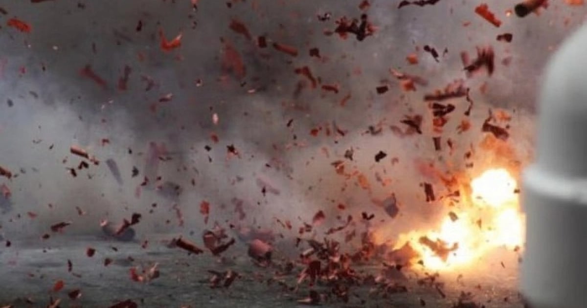 Low-intensity blast outside Gurugram pub; suspect held