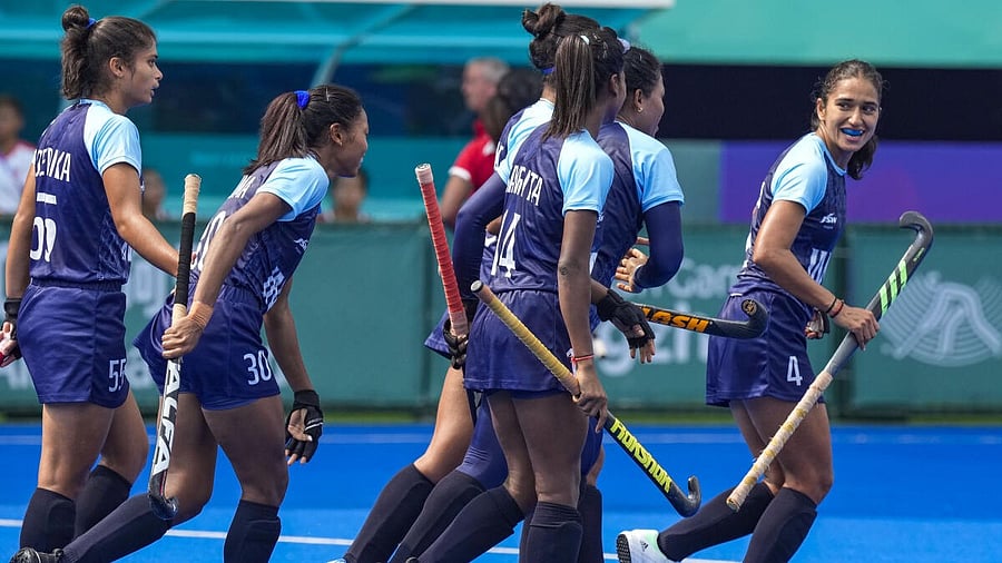 <div class="paragraphs"><p>Indian women hockey team.</p></div>