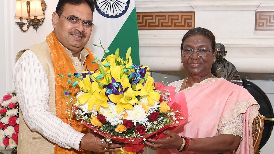 <div class="paragraphs"><p>Chief Minister of Rajasthan Shri Bhajanlal Sharma along with Deputy Chief Ministers Ms Diya Kumari and Dr Prem Chand Bairwa called on President Droupadi Murmu at Rashtrapati Bhavan.&nbsp;</p></div>
