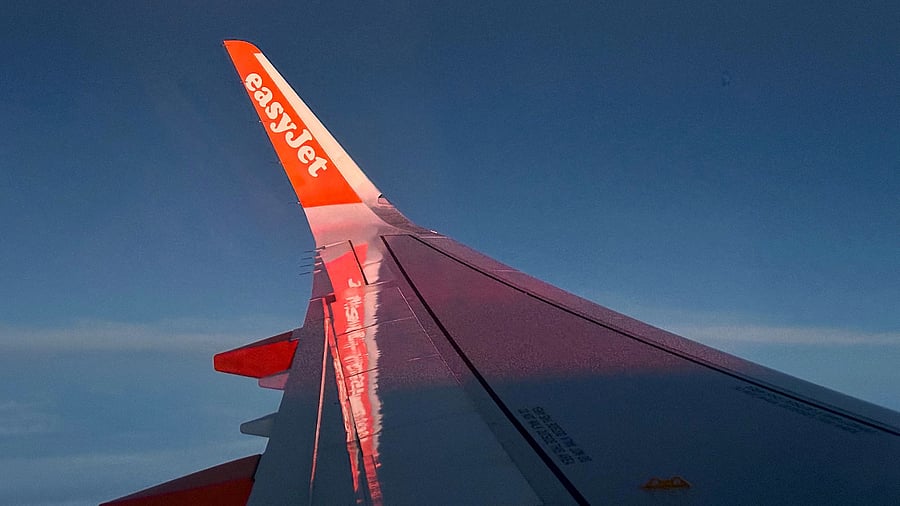 <div class="paragraphs"><p> General view of the wing on an EasyJet flight on route from Lisbon to Prague, Czech Republic, October 25, 2023.  </p></div>