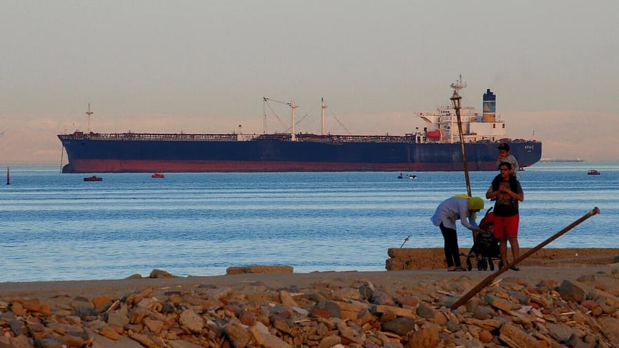 <div class="paragraphs"><p>Container ship crosses the Gulf of Suez towards the Red Sea</p></div>