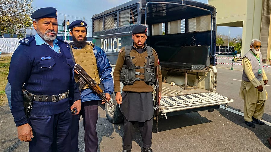 <div class="paragraphs"><p>Security personnel at Islamabad Sports Complex ahead of the Davis Cup tie between India and Pakistan.</p></div>