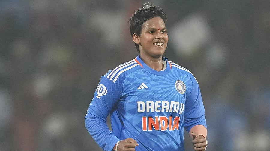 <div class="paragraphs"><p>India's bowler Deepti Sharma.</p></div>