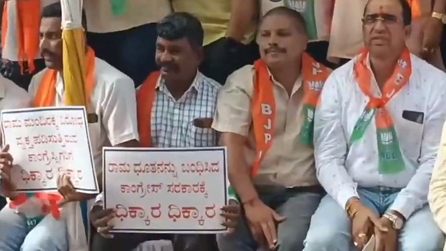 <div class="paragraphs"><p>In Hubballi, the BJP staged a demonstration by taking out a march holding party flags, posters and banners demanding the immediate release of Srikant Poojari.</p></div>