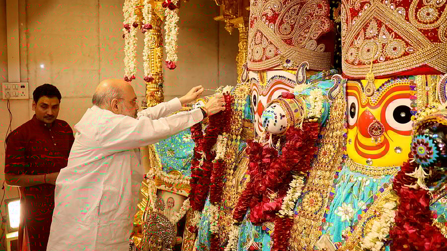 <div class="paragraphs"><p>Amit Shah offers prayers at Jagannath Temple.</p></div>