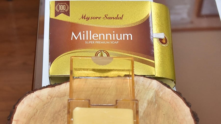 <div class="paragraphs"><p> Mysore Sandal Millennium Soap.</p></div>