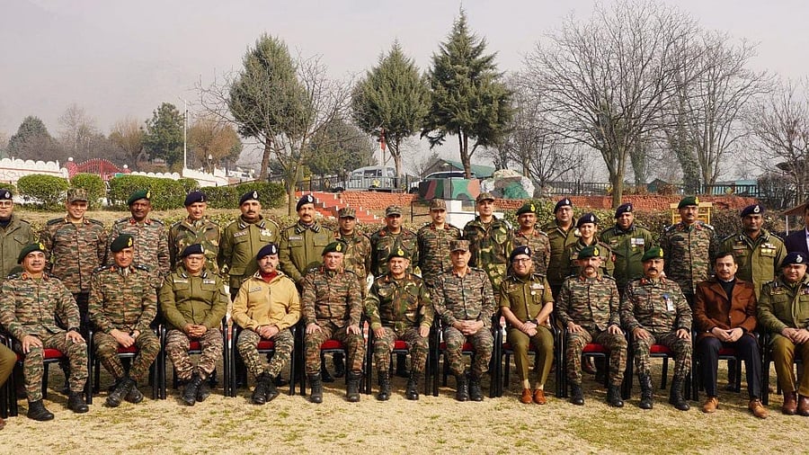 <div class="paragraphs"><p>Lt Gen Dwivedi  held a comprehensive joint security review at the headquarters of the Army's Victor Force</p></div>