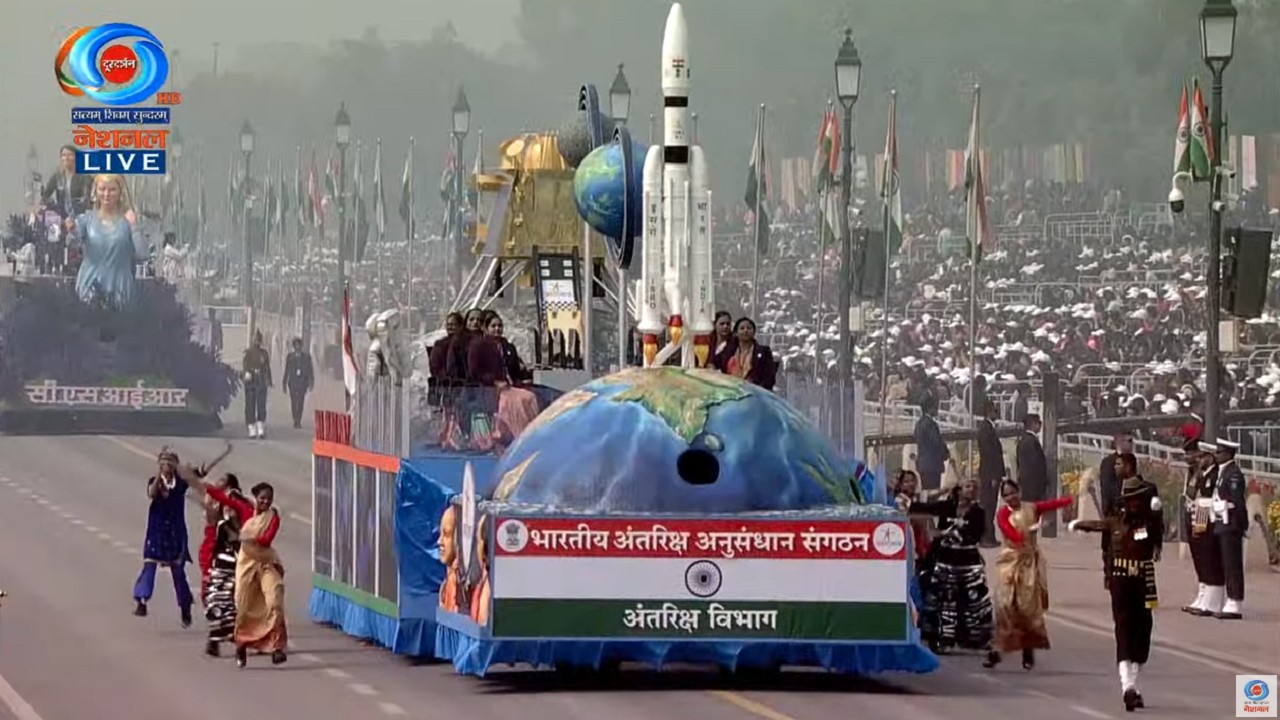 <div class="paragraphs"><p>ISRO at R-Day Parade</p></div>