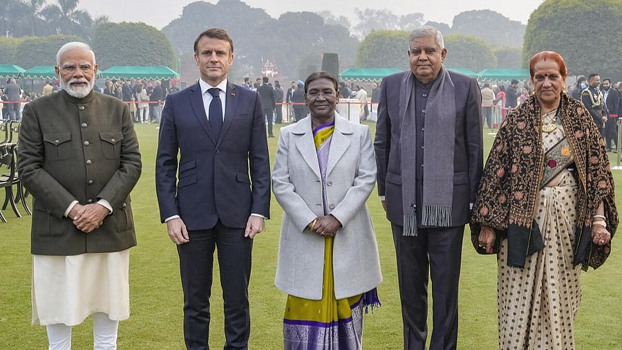 <div class="paragraphs"><p>President Droupadi Murmu with the chief guest French President Emmanuel Macron, Vice President Jagdeep Dhankhar, Prime Minister Narendra Modi and the Second Lady Sudesh Dhankhar during the 'At-Home' reception on the occasion of 75th Republic Day, at the Rashtrapati Bhavan, in New Delhi, Friday, Jan. 26, 2024.</p></div>