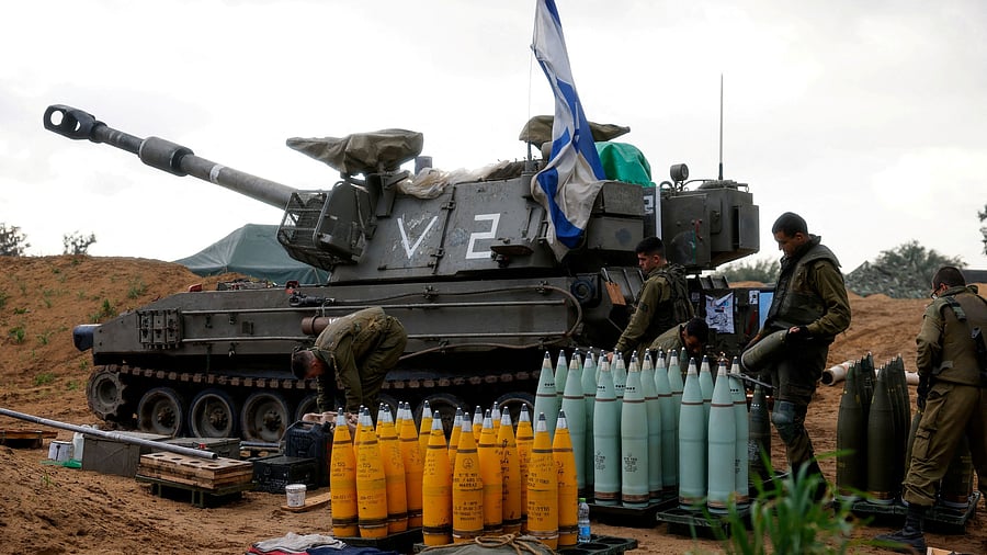 <div class="paragraphs"><p>Representative image of artillery unit.</p></div>