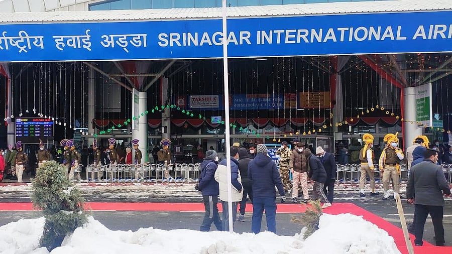 <div class="paragraphs"><p>Srinagar International Airport</p></div>