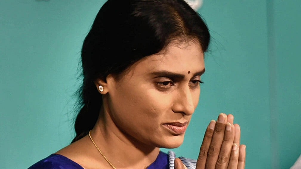 Andhra PCC president G Rudra Raju resigns, Y S Sharmila likely to take over