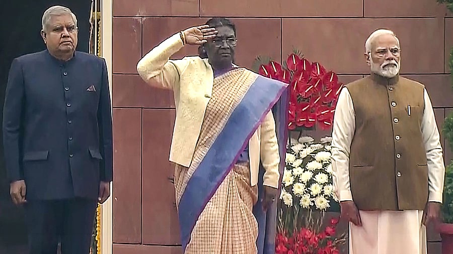 <div class="paragraphs"><p>President Droupadi Murmu receives guard of honour on the first day of the Budget session of Parliament, in New Delhi, Wednesday, Jan. 31, 2024.</p></div>