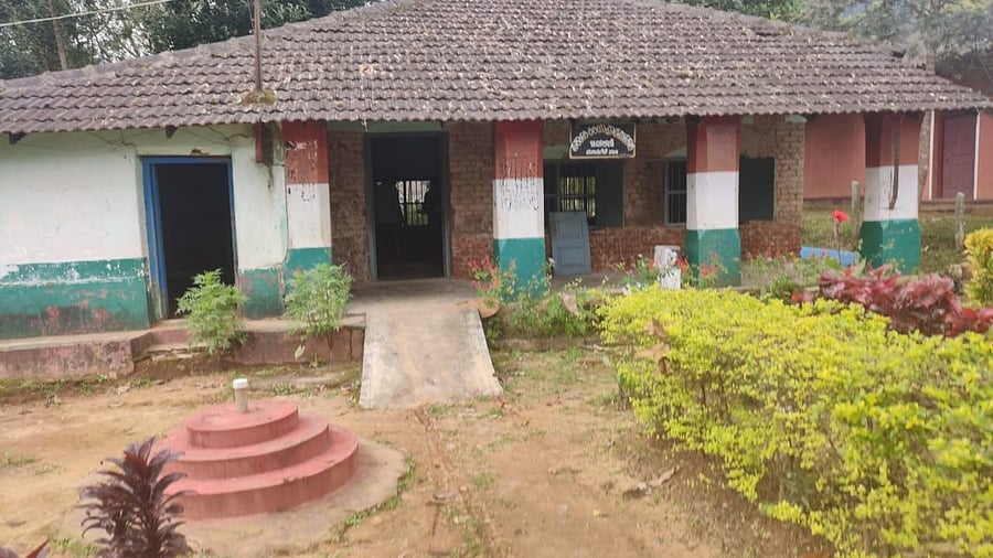 Views of the Idakani school after the restoration.