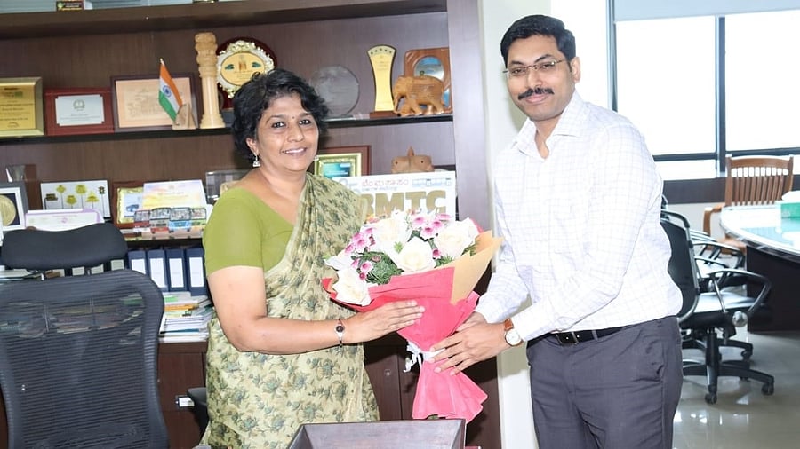 <div class="paragraphs"><p>File photo: Ramachandran R (Right) takes over as BMTC MD. </p></div>