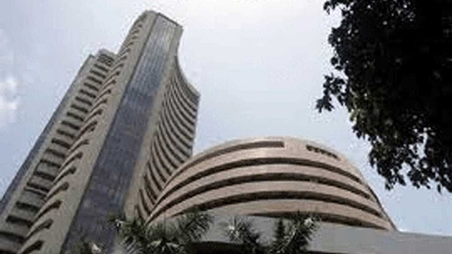 <div class="paragraphs"><p>The Nifty advanced 73.85 points or 0.34 per cent to 21,618.70.</p></div>