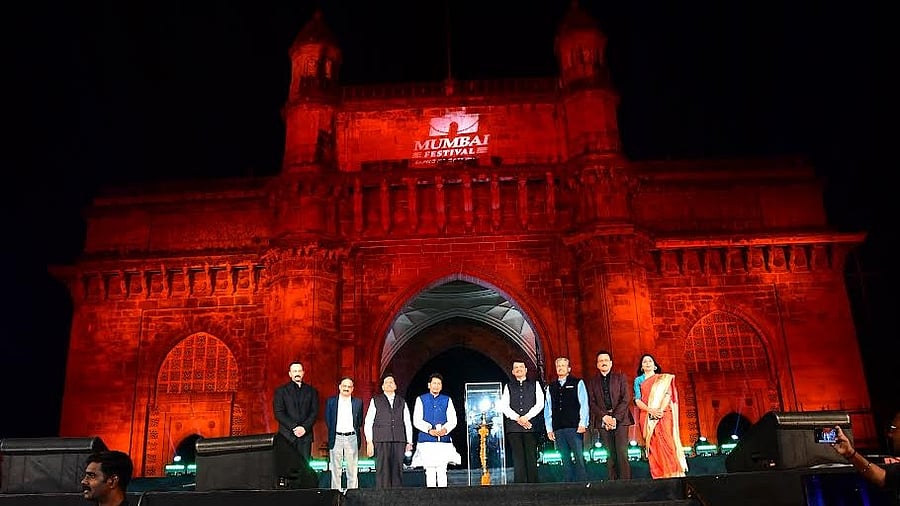 <div class="paragraphs"><p>Maharashtra Deputy CM Devendra Fadnavis and other dignitaries at the 'Mumbai Festival' 2024.</p></div>