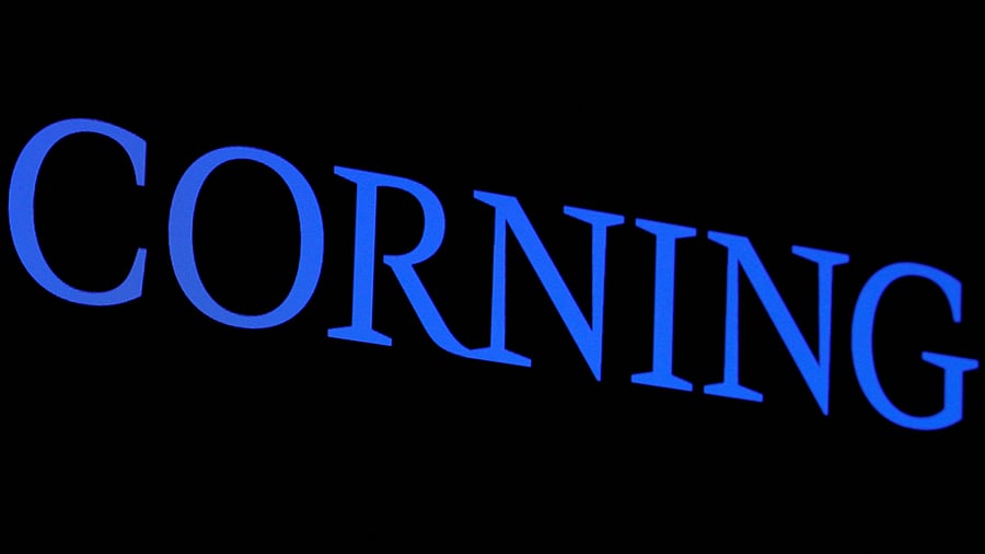 <div class="paragraphs"><p>A screen displays the logo for Corning Inc. at the New York Stock Exchange</p></div>