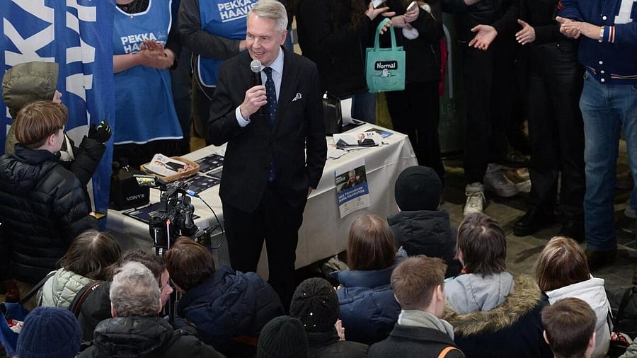 <div class="paragraphs"><p>Social movement presidential candidate Pekka Haavisto campaigns in Iso Omena Shopping Centre in Espoo, Finland January 27, 2024 ahead of the Sunday's first round of Finnish presidential election.</p></div>