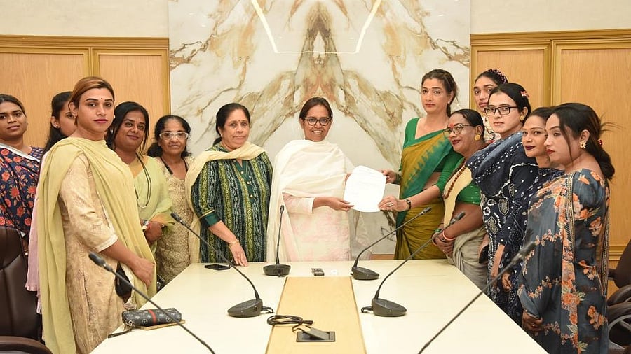 <div class="paragraphs"><p>Salma Umarkhan Sakharkar appointed as Congs Transgender Community Cell President.</p></div>