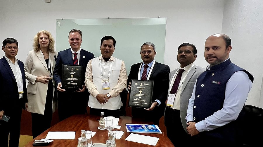 <div class="paragraphs"><p>The signing of MoU took place in the presence of Minister of Ports, Shipping &amp; Waterways and AAYUSH Sarbananda Sonowal and Global Chief Executive Officer of APM Terminals Keith Svendsen, on the sidelines of Vibrant Gujarat Global Summit 2024.</p></div>